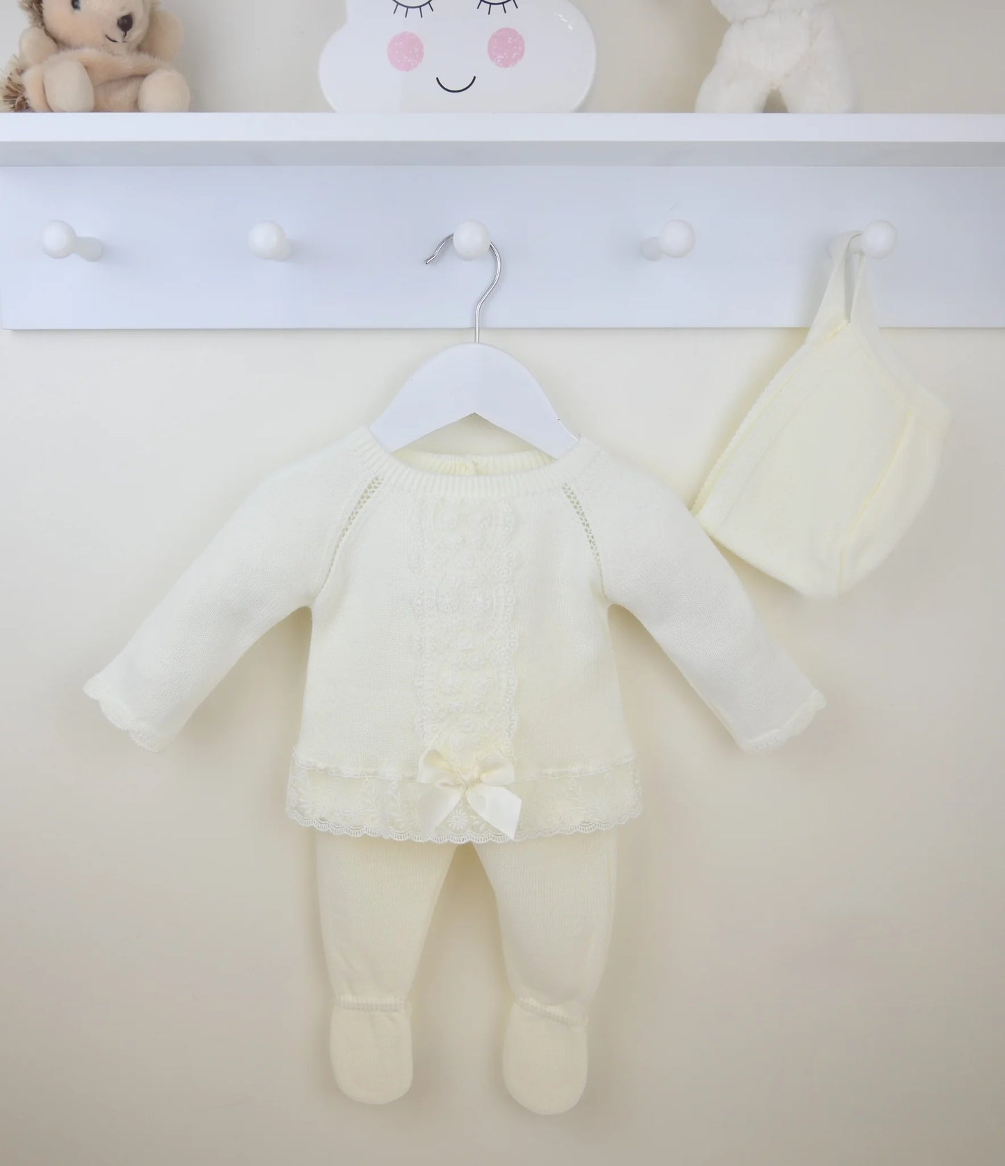 Florence Ivory Outfit